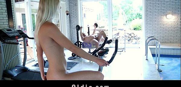  Old lucky dude fucks sexy blonde at the gym